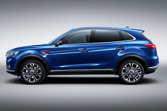 لماذا تلفت هونغتشي HS5 الأنظار في سوق سيارات الـSUV بالإمارات؟