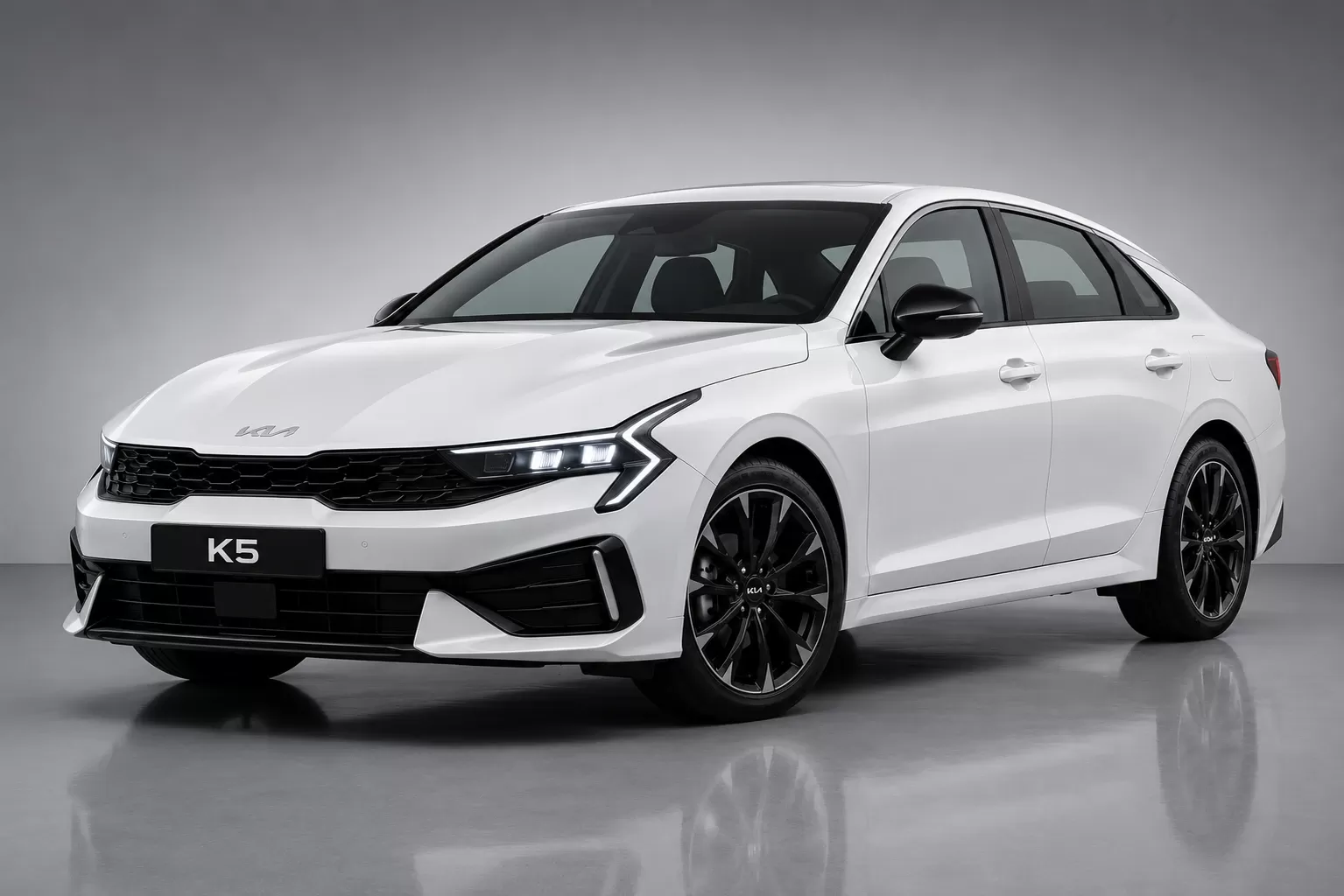 Kia K5 - image 1
