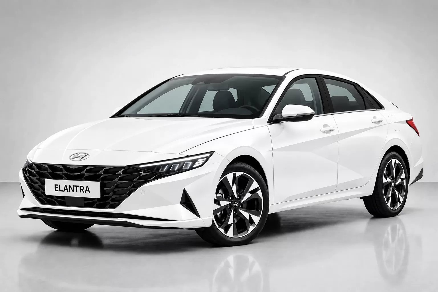 Hyundai Elantra - image 2