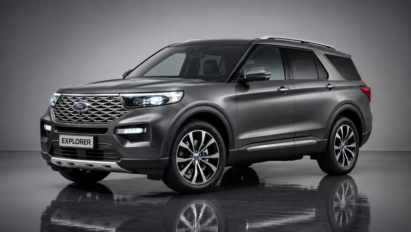 Ford Explorer - image 1