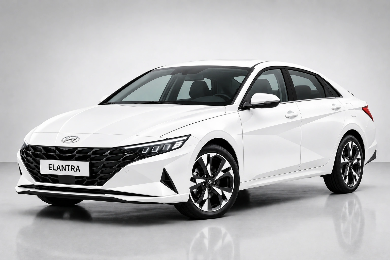 Hyundai Elantra - image 1