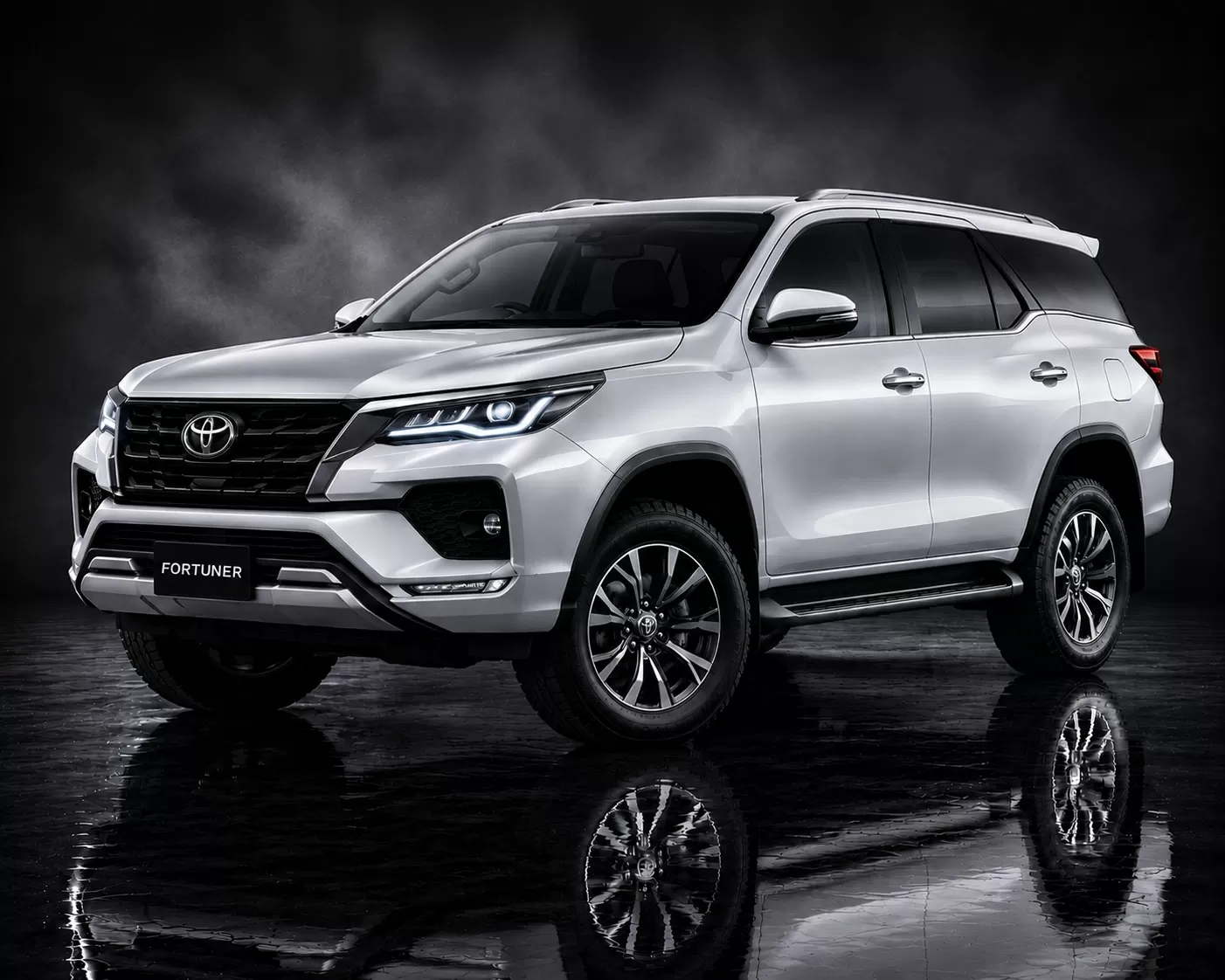 Toyota Fortuner - image 2